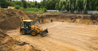Разработка котлована Усть-Кут стоимость за от 564 руб. м3 - заказать работы по копке и рытью котлованов | траншей